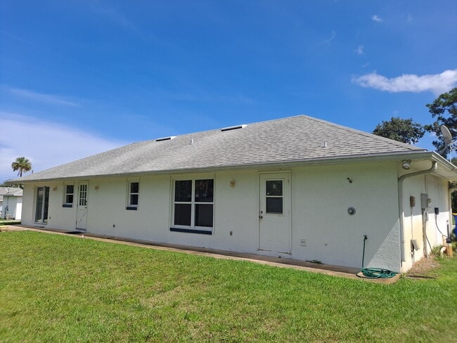 Building Photo - Available Mid-Nov! 3BR 2BA OFF RIVERSIDE DR FOR RENT