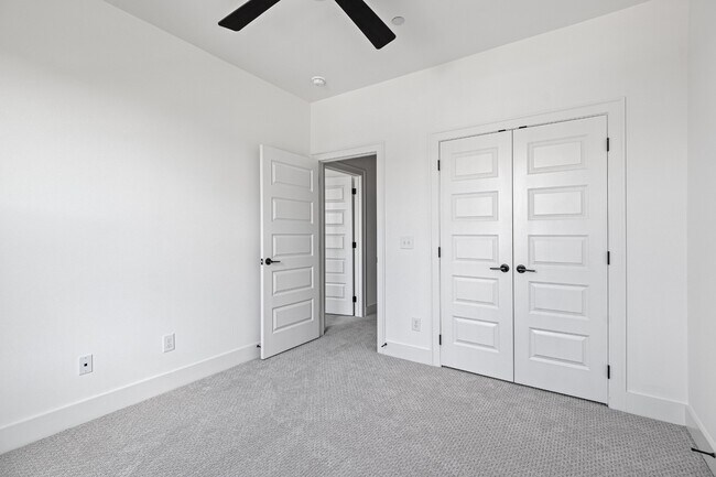 Building Photo - 3065 Inman Dr