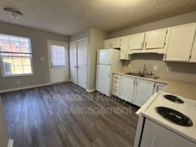 Building Photo - 3318 Royster Ln