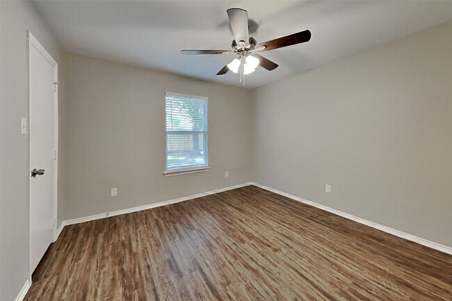 Building Photo - 21027 Terrace View Dr