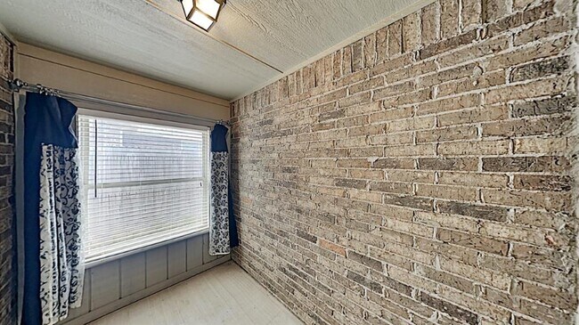 Building Photo - 4609 NW 164th Terrace