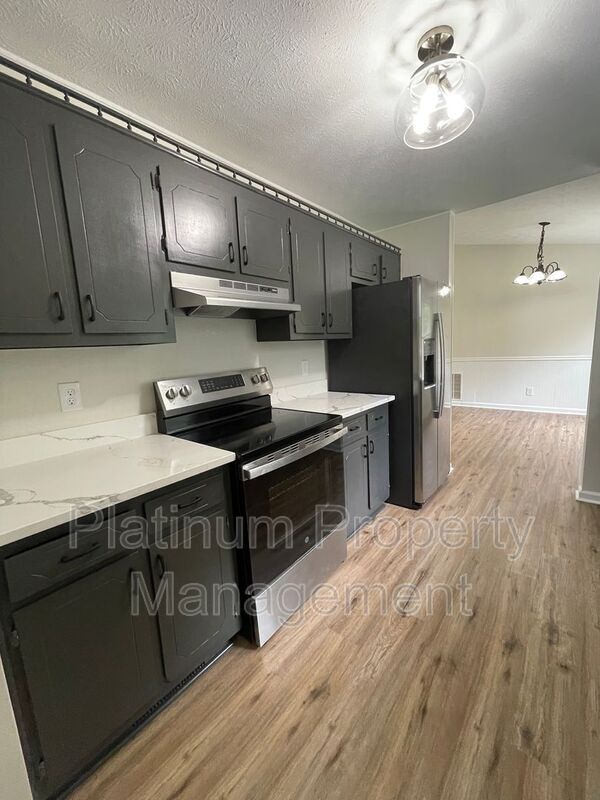 Building Photo - 35 Pecks Creek Ct