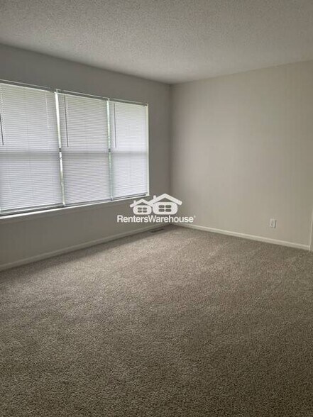 Building Photo - 5015 Belmeade Rd