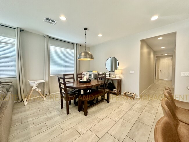 Building Photo - 6715 E Via Arroyo Azul