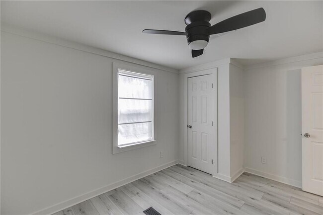 Building Photo - 3685 Fir Dr