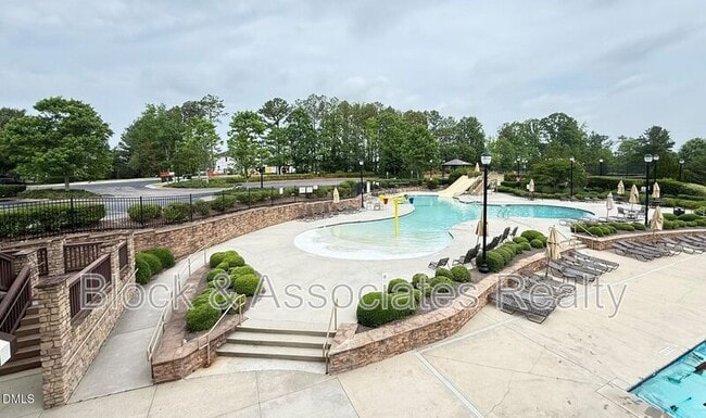 Building Photo - 8527 Quarton Dr