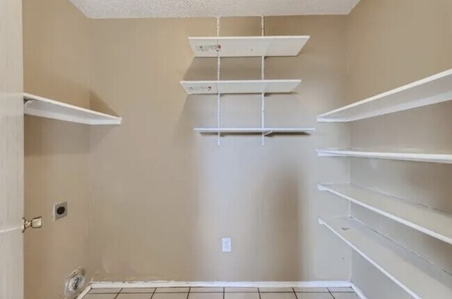 Building Photo - 2521 Brinlee Branch Ln