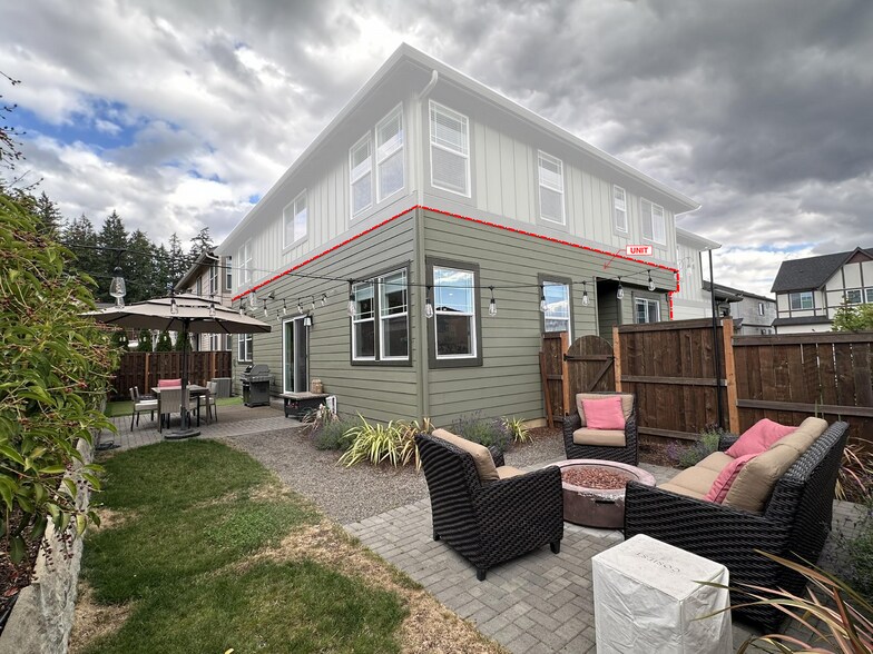 Building Photo - 16710 SW Darwin Loop
