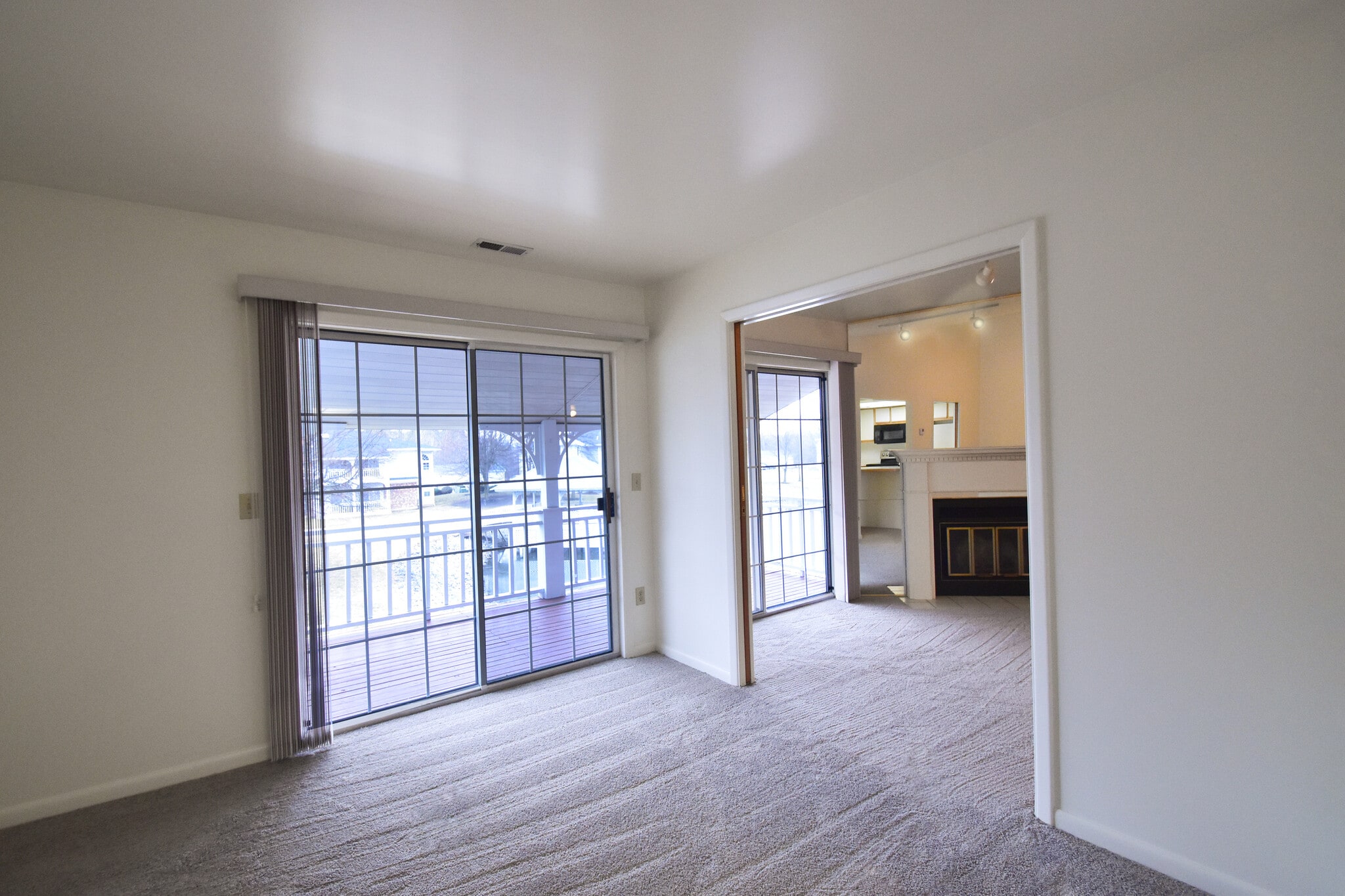 interior - 1185 Youngs Rd