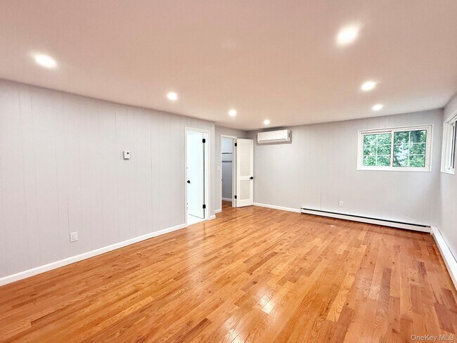 Building Photo - 20 Baylis Pl