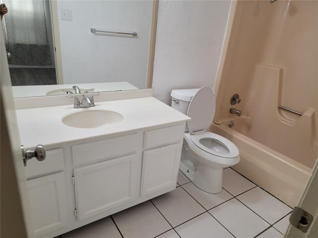 Building Photo - 7155 Fair Oaks Ave