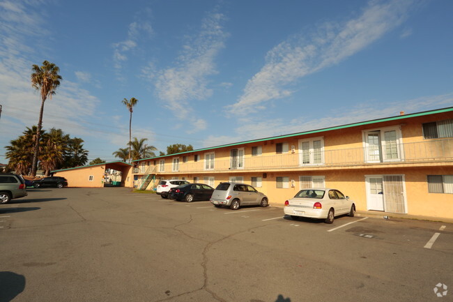 Building Photo - Las Palmas Apartments
