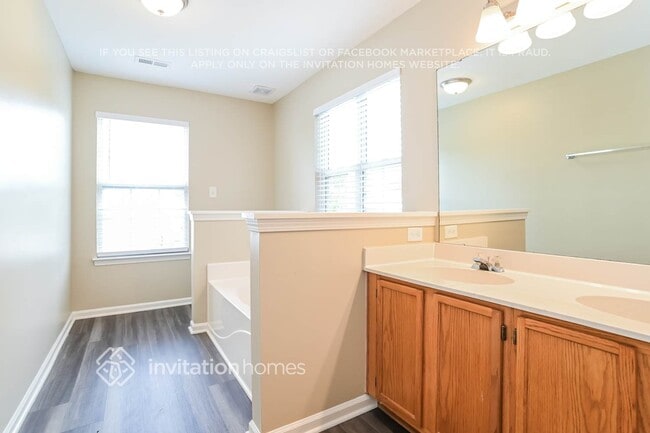 Building Photo - 13818 Pilcher Dr