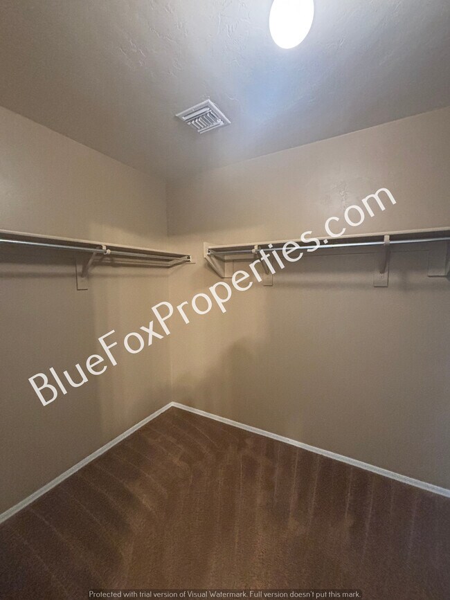 Building Photo - 6959 S Red Maids Dr