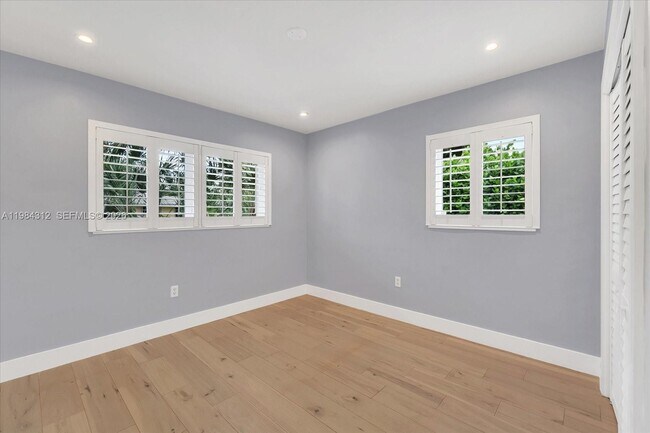 Building Photo - 10330 SW 51st St