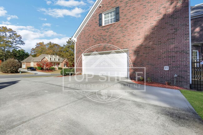 Building Photo - 127 Tara Blvd