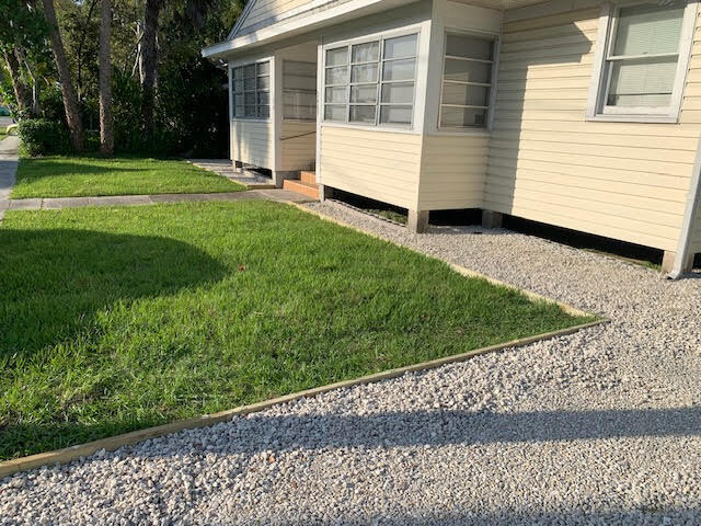 Building Photo - 1601 Poinsettia Ave