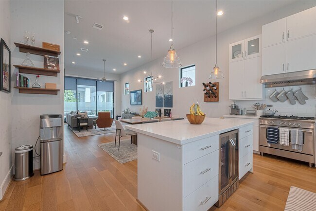 Building Photo - 2608 Rusk St