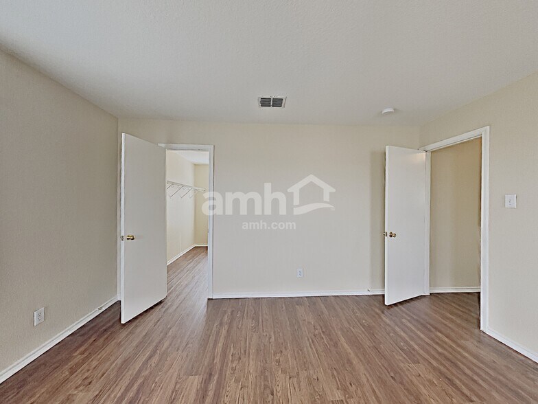 Building Photo - 7915 Arabian Cv