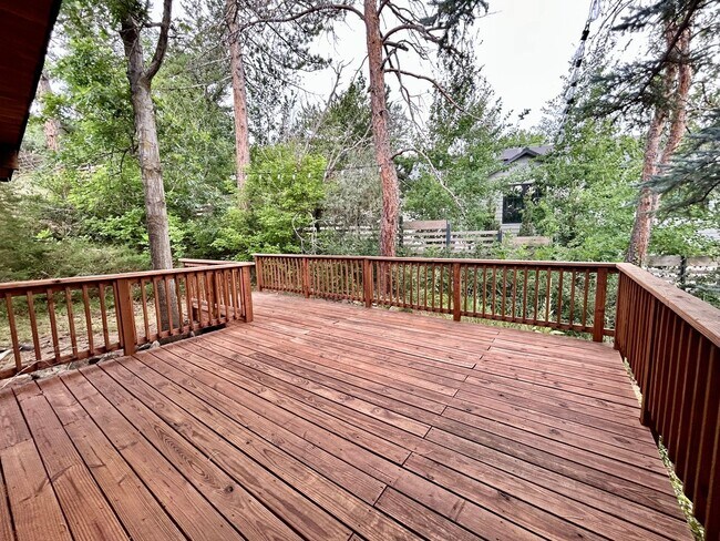 Building Photo - Beautiful SW Boulder MCM Home with Mountai...