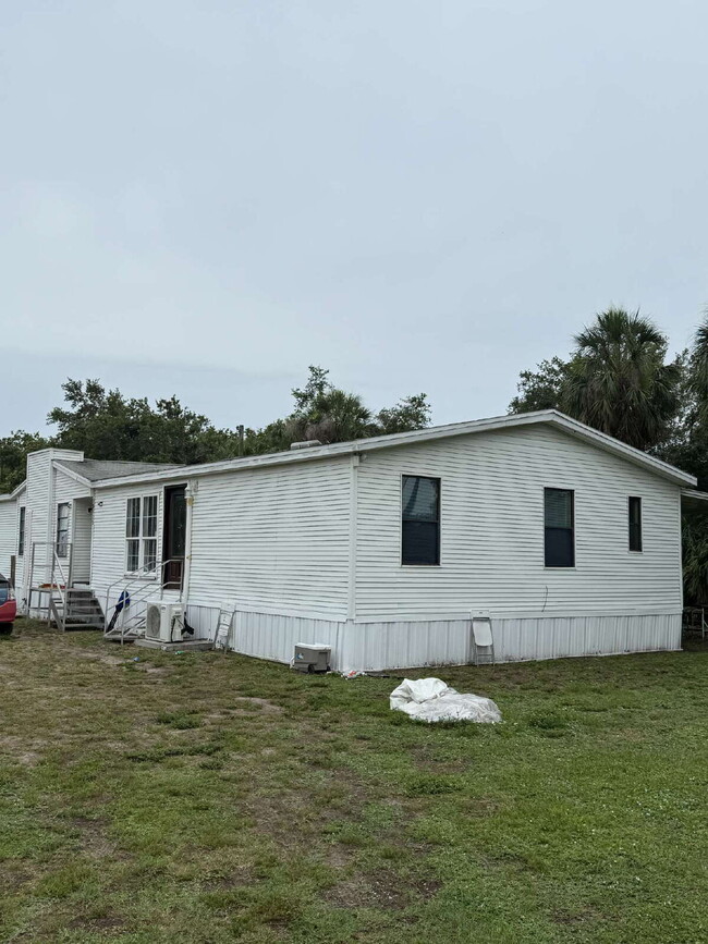 Primary Photo - "Charming 1-Bedroom Retreat with Full & Ha...
