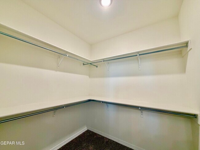 Building Photo - 122 Esther Trl