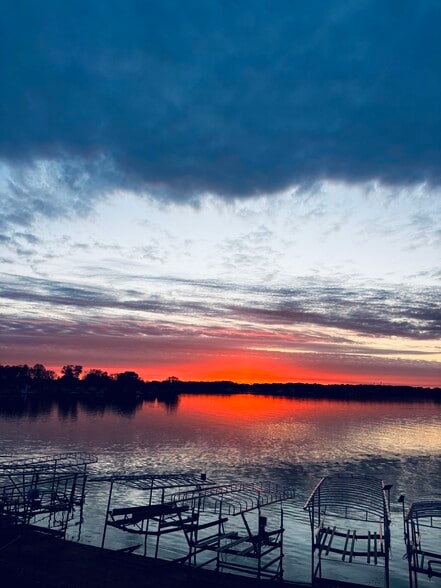 Building Photo - 13242 Lake Shore Dr