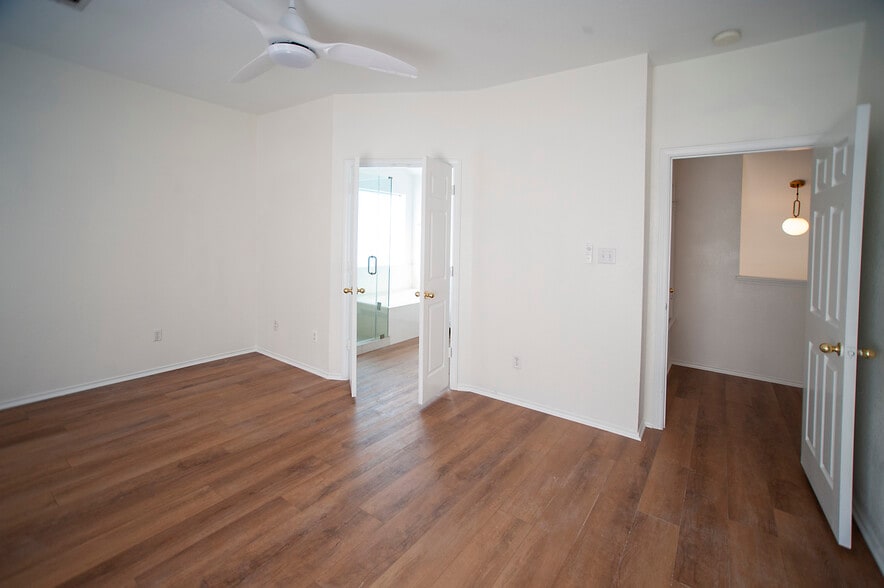 Building Photo - 140 Schmidt