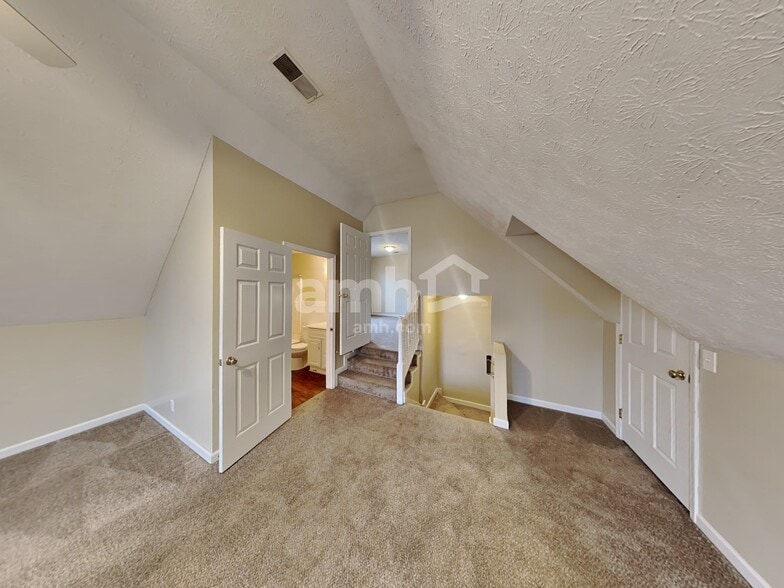 Building Photo - 1612 E Blairmont Dr