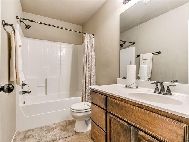 Building Photo - 517 Apple Tree Ln