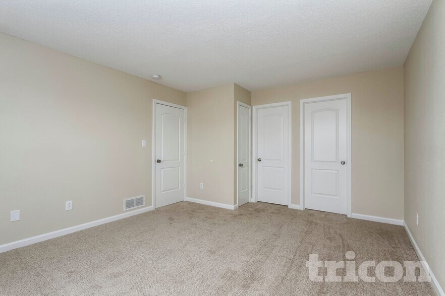 Building Photo - 1329 Lake Meadow Dr