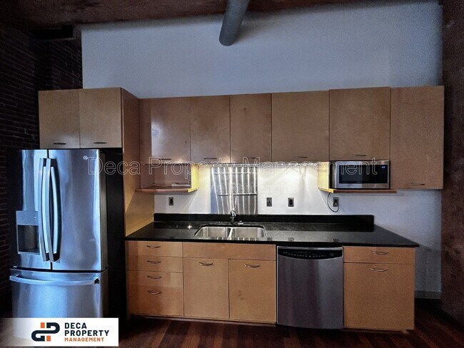 Building Photo - 721 N 17th St