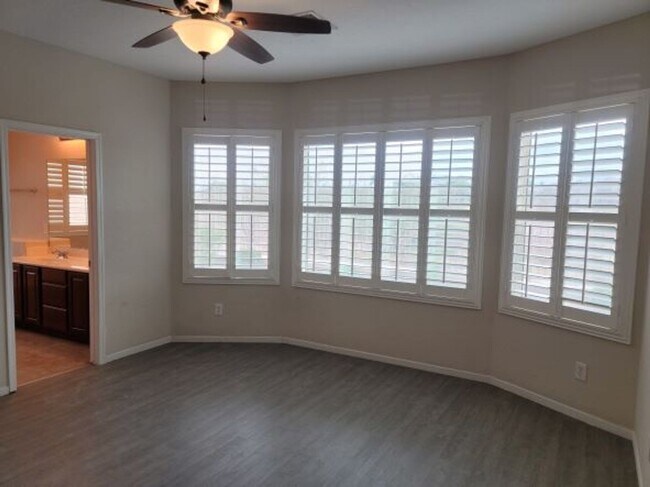 Building Photo - Single story with lots of tile in living a...