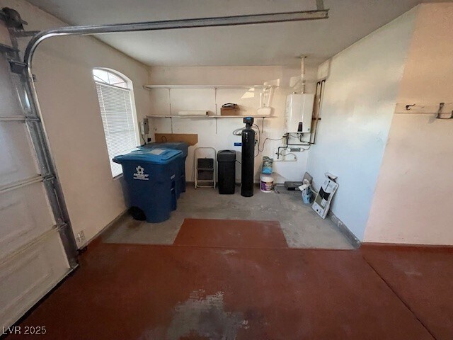 Building Photo - 9011 W Viking Rd