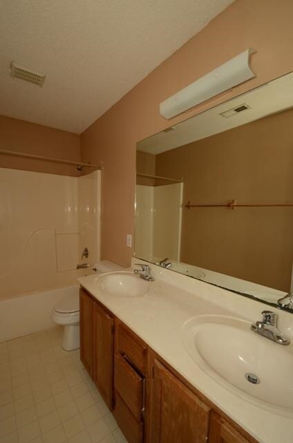Building Photo - 203 S Carlisle Ct