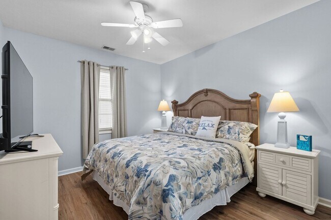 Building Photo - Spacious 3BR Condo in Gated Ocean Keyes