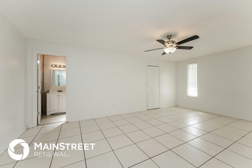Building Photo - 4003 3rd St W