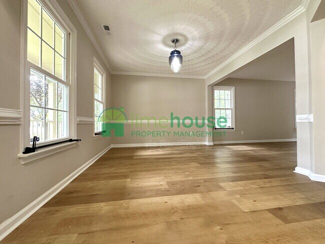 Building Photo - 2849 Crossings Dr