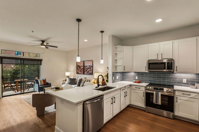 Building Photo - Instrata Upper Kirby