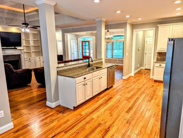 Building Photo - 291 Greystone Dr