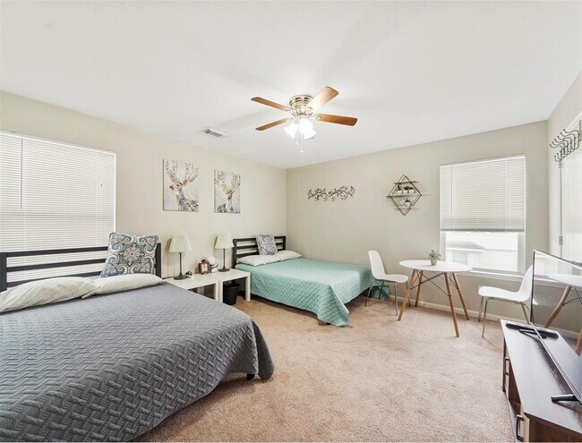 Building Photo - 2806 Crestbrook Bend Ln