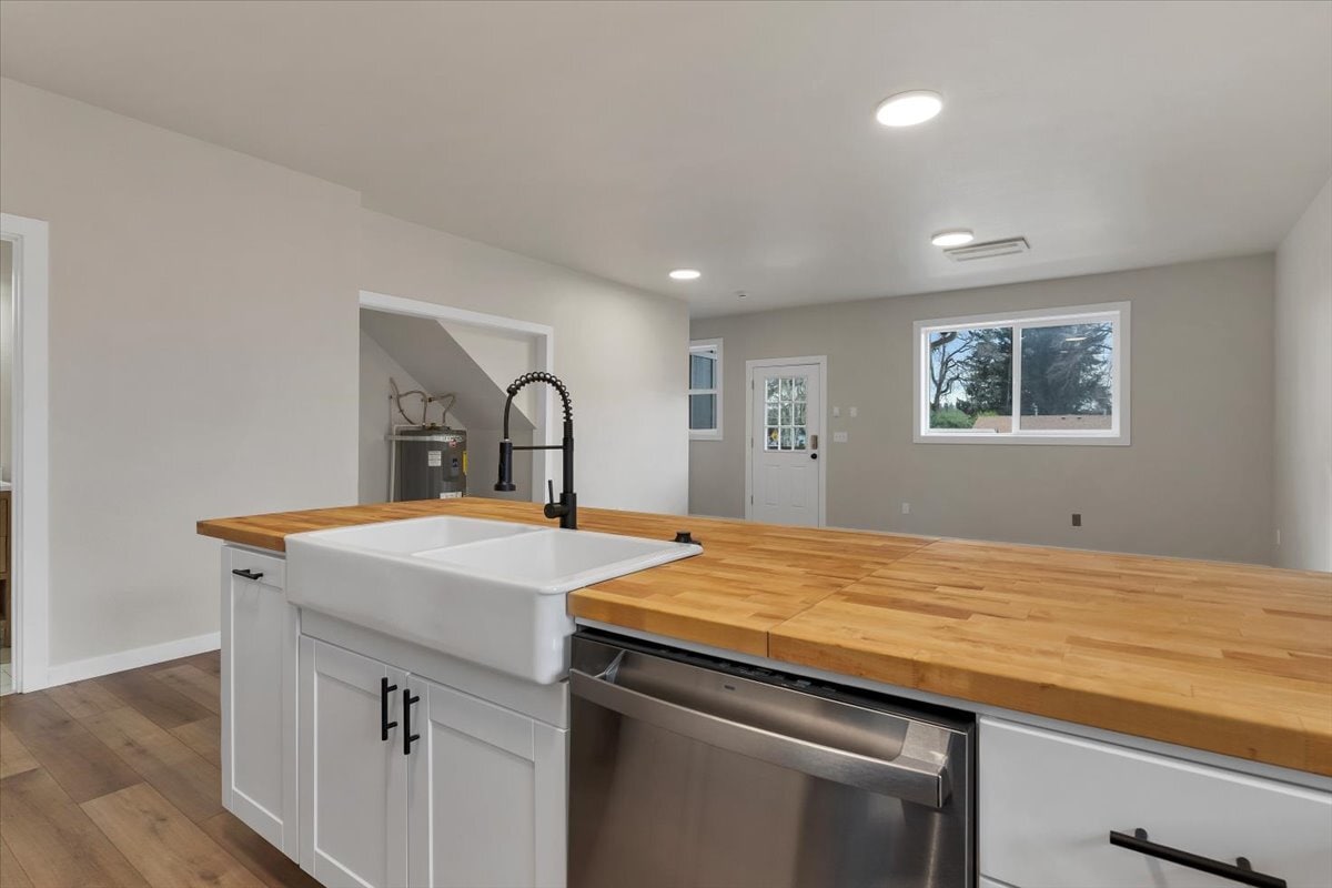 Building Photo - 1094 15th St SE