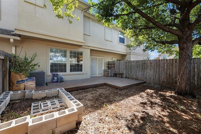 Building Photo - 1101 E Parmer Ln