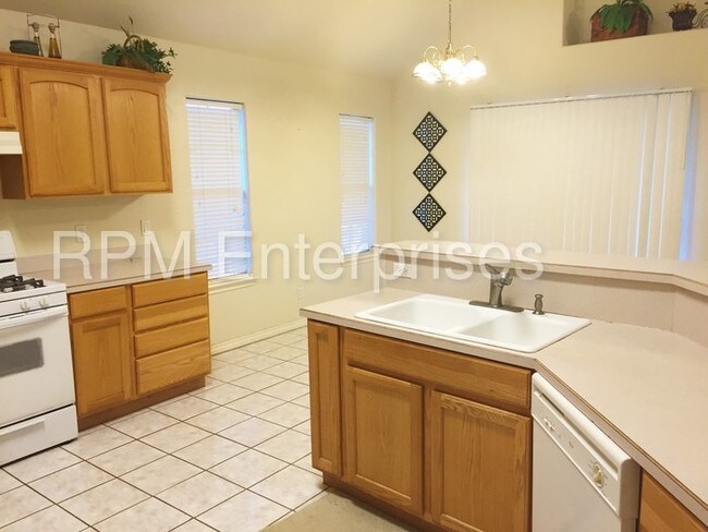 Building Photo - MOVE IN SPECIAL of $300 Off First Months Rent