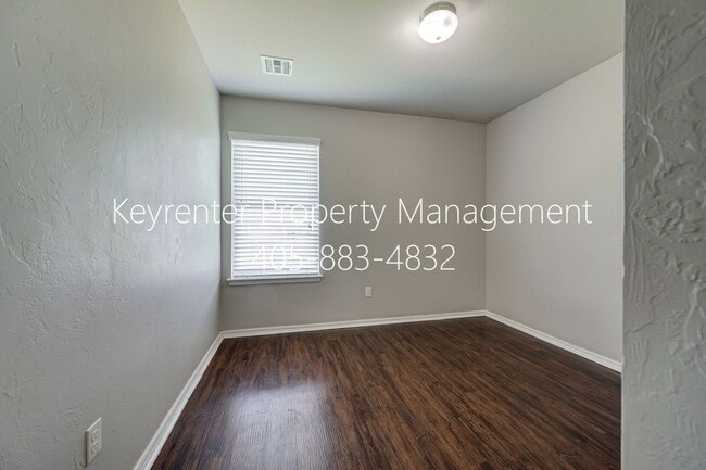 Building Photo - Gorgeous 3 Bed 2 Bath in Moore/SE OKC