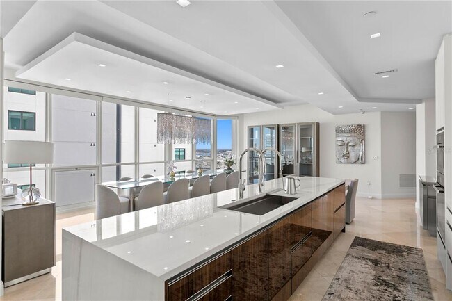 Building Photo - 450 Knights Run Ave