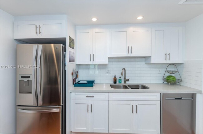 Building Photo - 2451 Brickell Ave