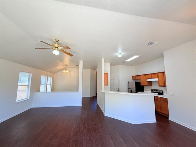 Building Photo - 124 Estate Cove