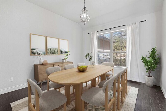 Building Photo - 468 Lloyd Ln