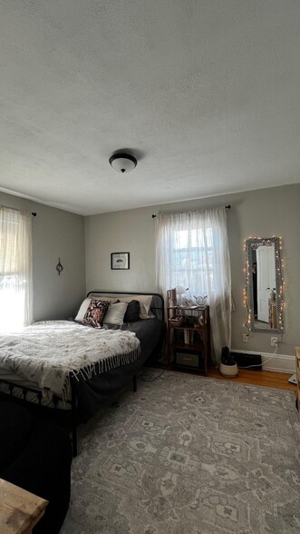 AVAILABLE BEDROOM 2nd Floor - 571 Cambridge St